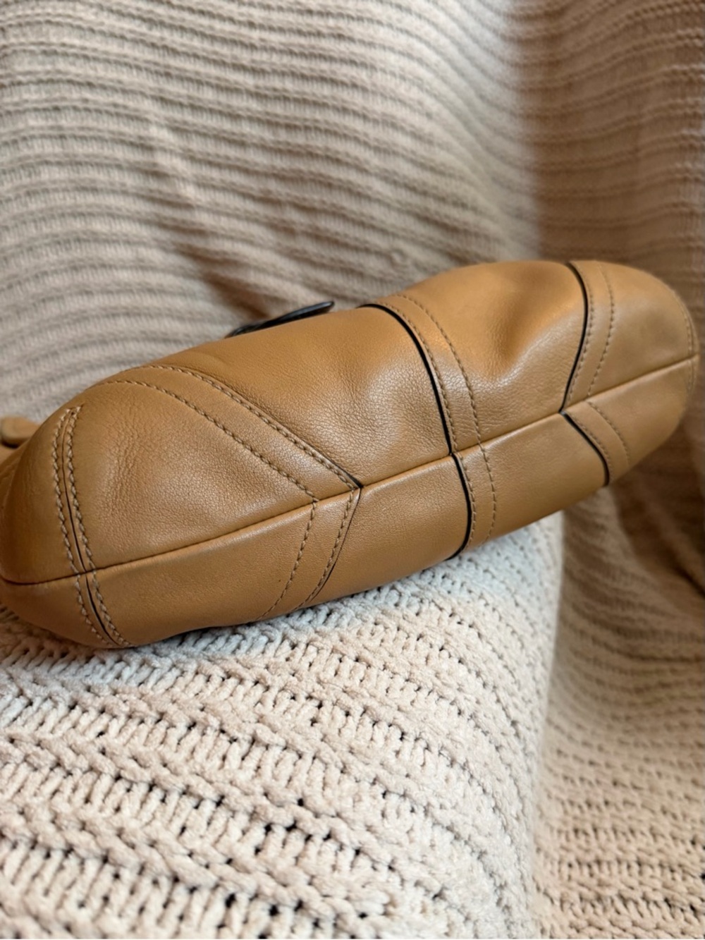 Y2K Coach SoHo Hobo Bag L04D-9480 Camel Leather Buckle Flap Shoulder/Crossbody - Picture 6 of 15